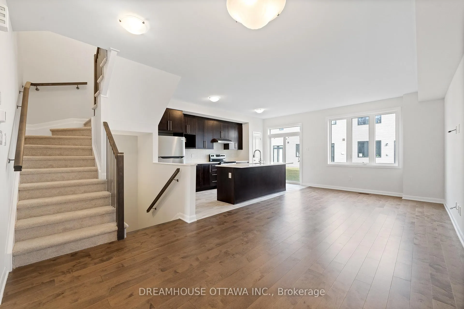 Photo 8 of 563 Aglish Mews, Ottawa, Barrhaven - Half Moon Bay — HOMEH
