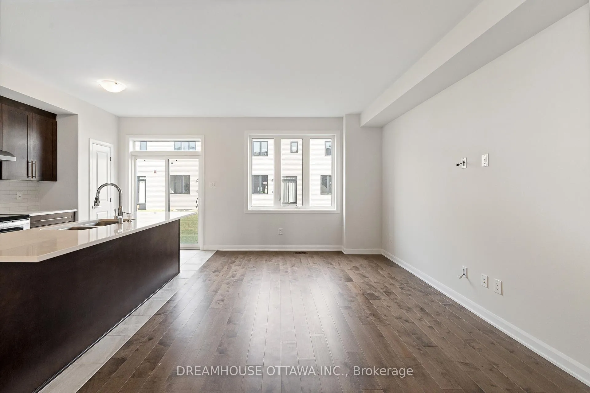 Photo 9 of 563 Aglish Mews, Ottawa, Barrhaven - Half Moon Bay — HOMEH