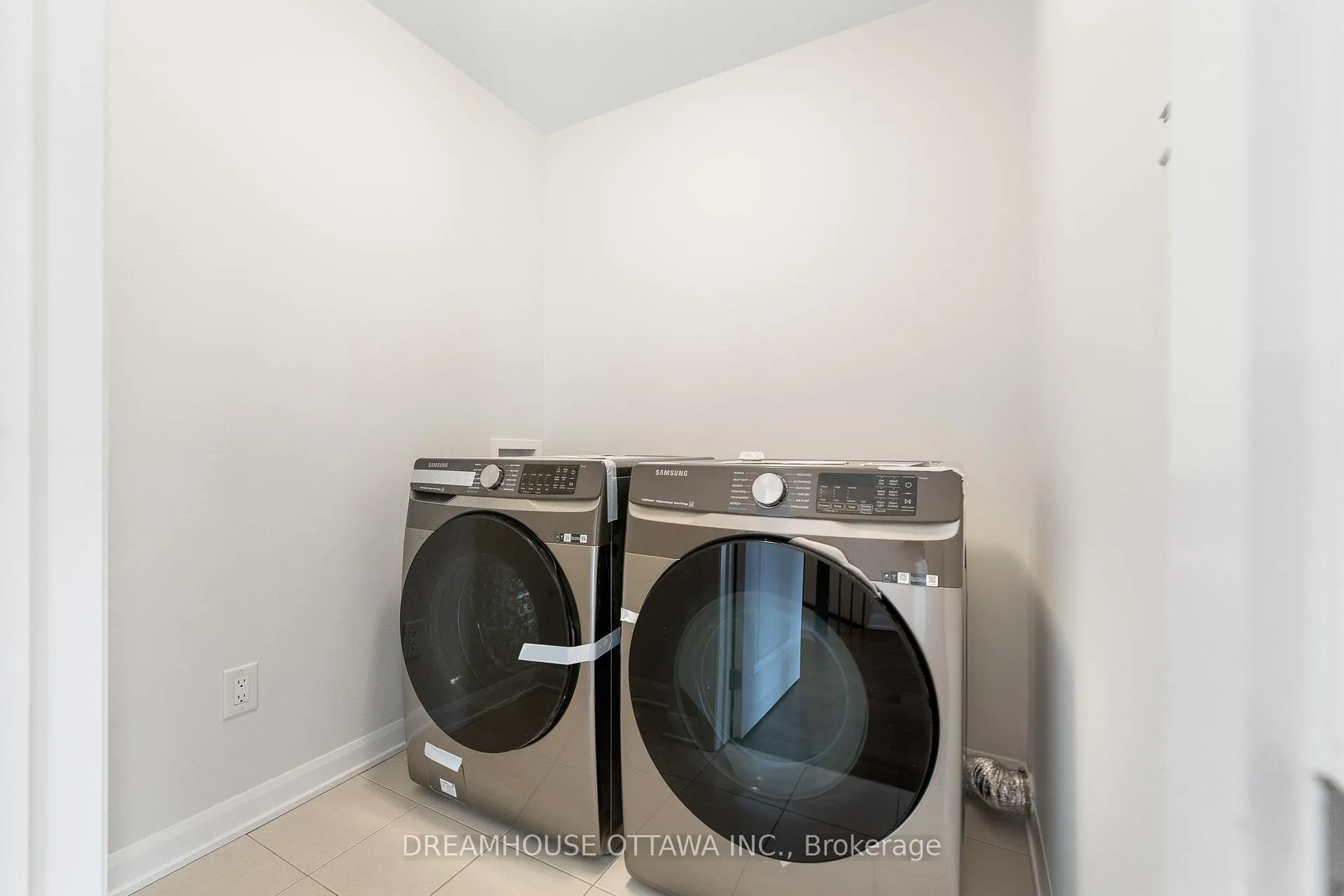 Photo 26 of 563 Aglish Mews, Ottawa, Barrhaven - Half Moon Bay — HOMEH