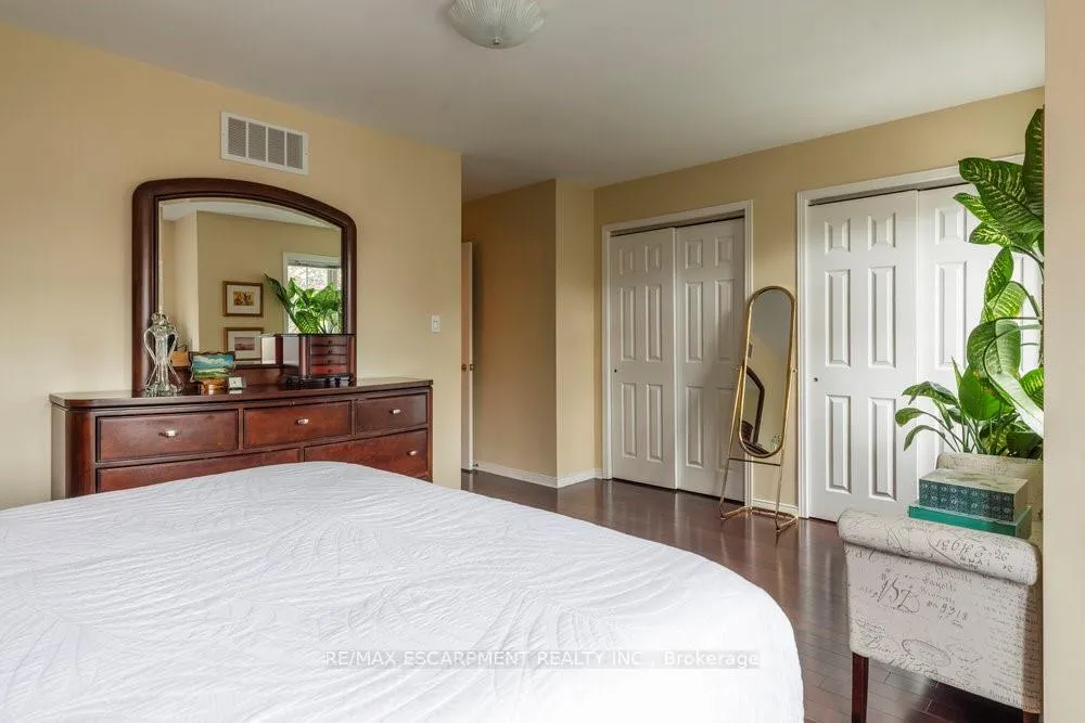 Photo 14 of Unit 1, 31 Moss Boulevard, Hamilton, Dundas — HOMEH