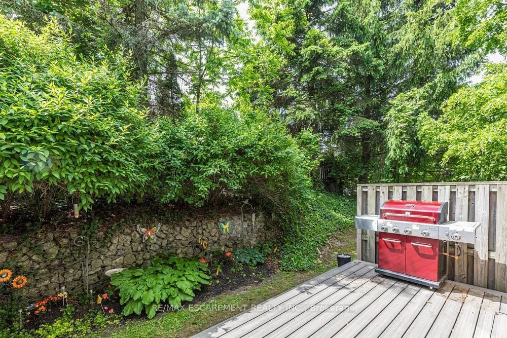 Photo 18 of Unit 1, 31 Moss Boulevard, Hamilton, Dundas — HOMEH