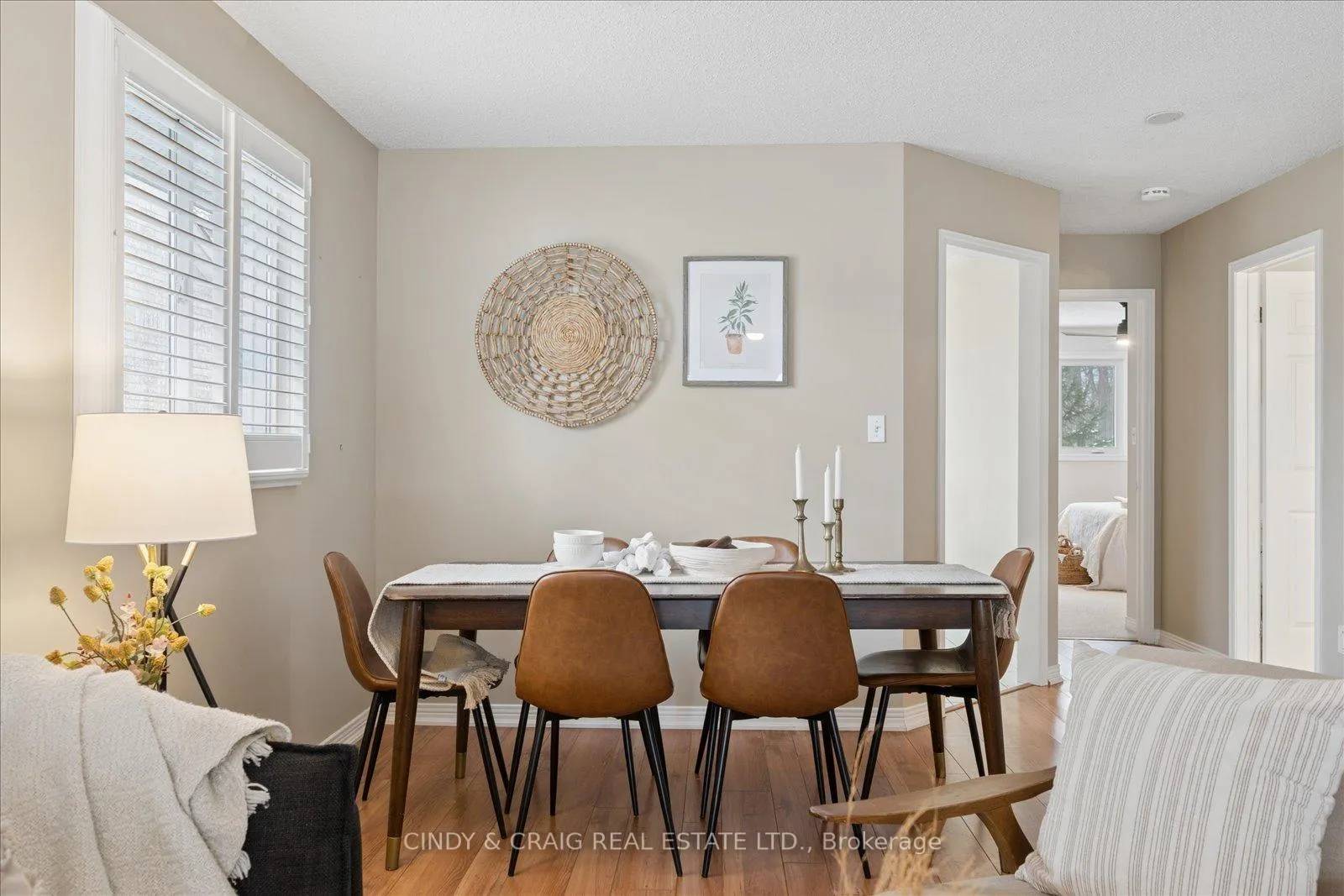 Photo 5 of 318 Sandringham Drive, Clarington, Courtice — HOMEH
