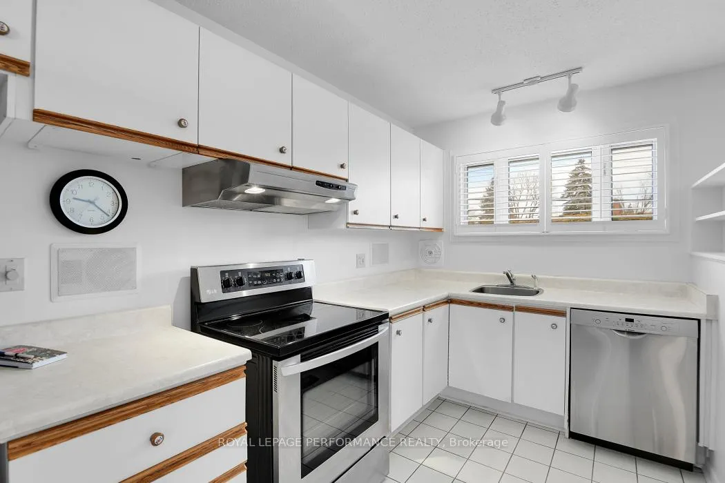 Photo 15 of 9 Kilmory Crescent, Ottawa, Borden Farm/Stewart Farm/Carleton Heights/Parkwood Hills — HOMEH