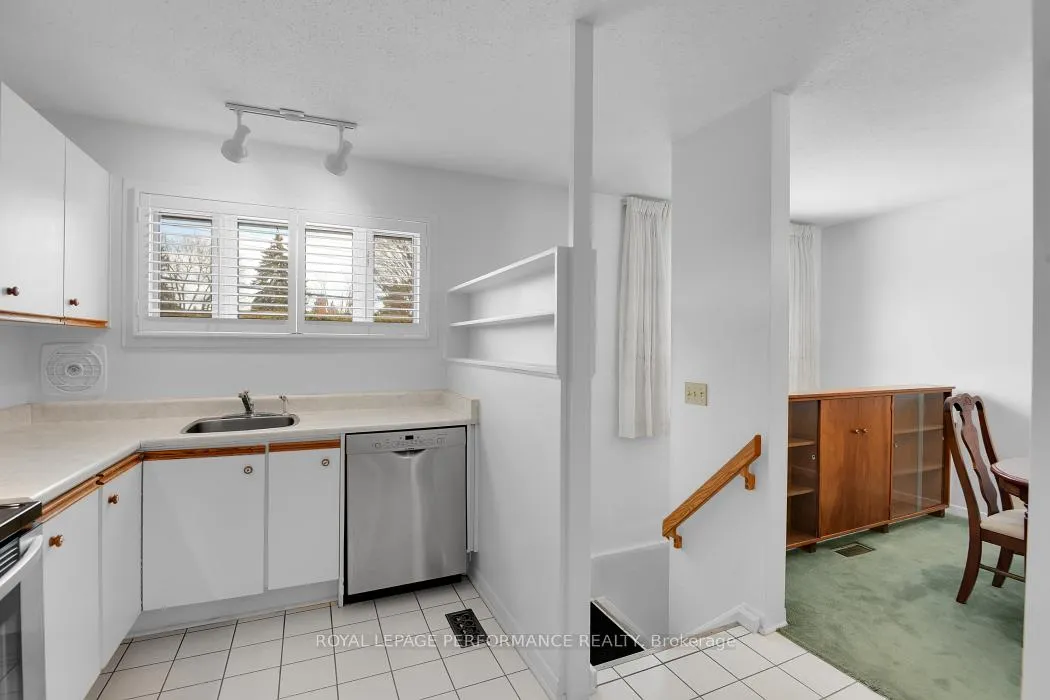Photo 16 of 9 Kilmory Crescent, Ottawa, Borden Farm/Stewart Farm/Carleton Heights/Parkwood Hills — HOMEH