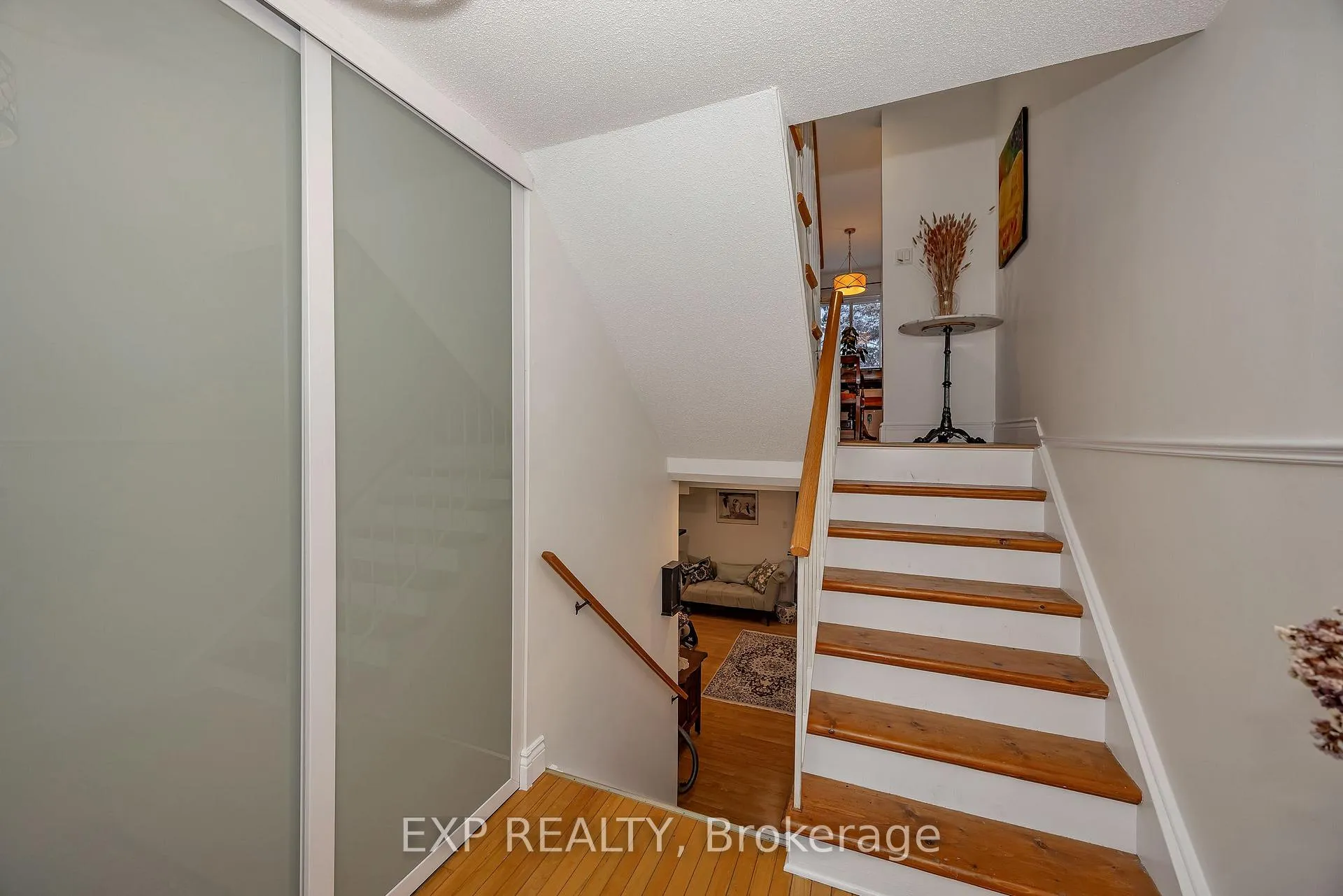Photo 4 of 48 Castlegreen Private, Ottawa, Hunt Club Park/Greenboro — HOMEH