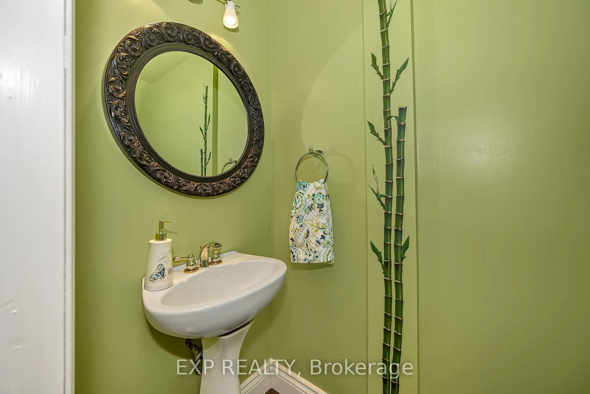 Photo 5 of 48 Castlegreen Private, Ottawa, Hunt Club Park/Greenboro — HOMEH