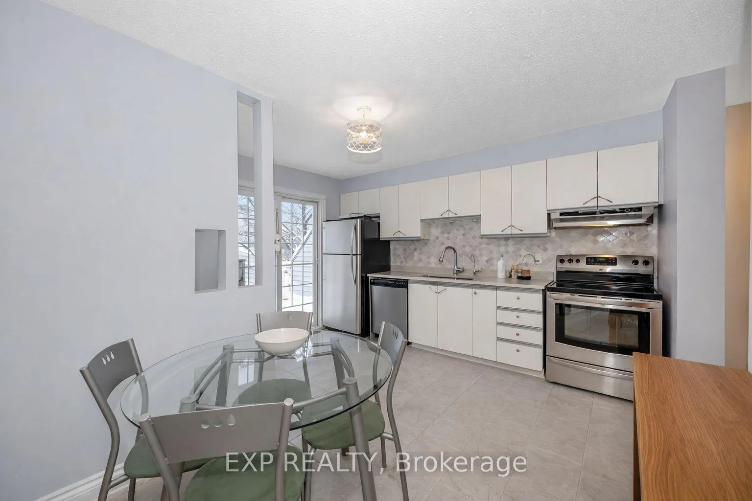 Photo 6 of 48 Castlegreen Private, Ottawa, Hunt Club Park/Greenboro — HOMEH