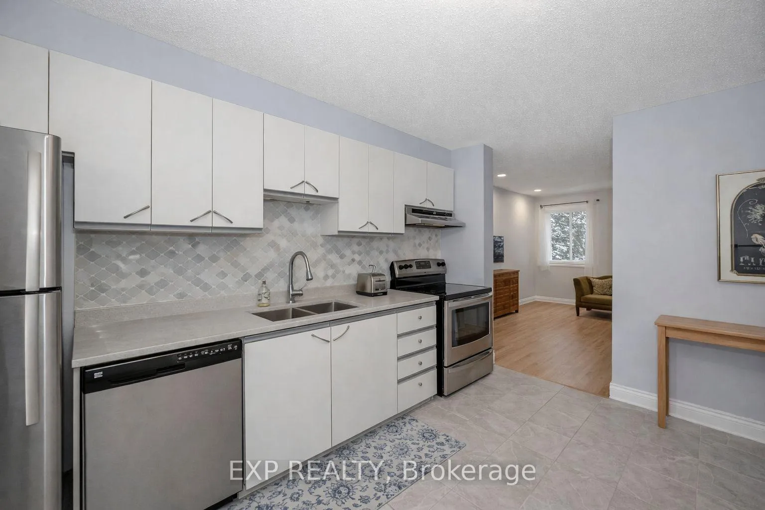 Photo 7 of 48 Castlegreen Private, Ottawa, Hunt Club Park/Greenboro — HOMEH