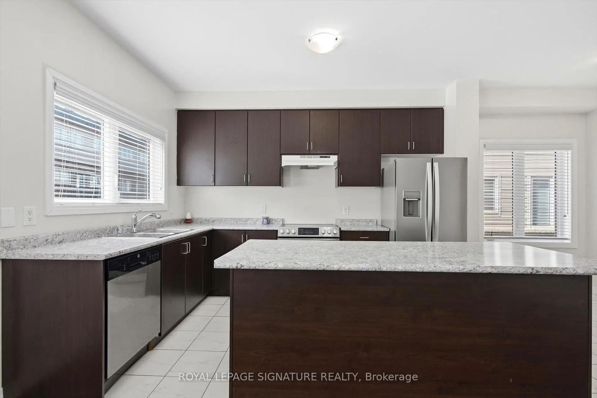 Photo 10 of 4094 Canby Street, Lincoln, Beamsville — HOMEH