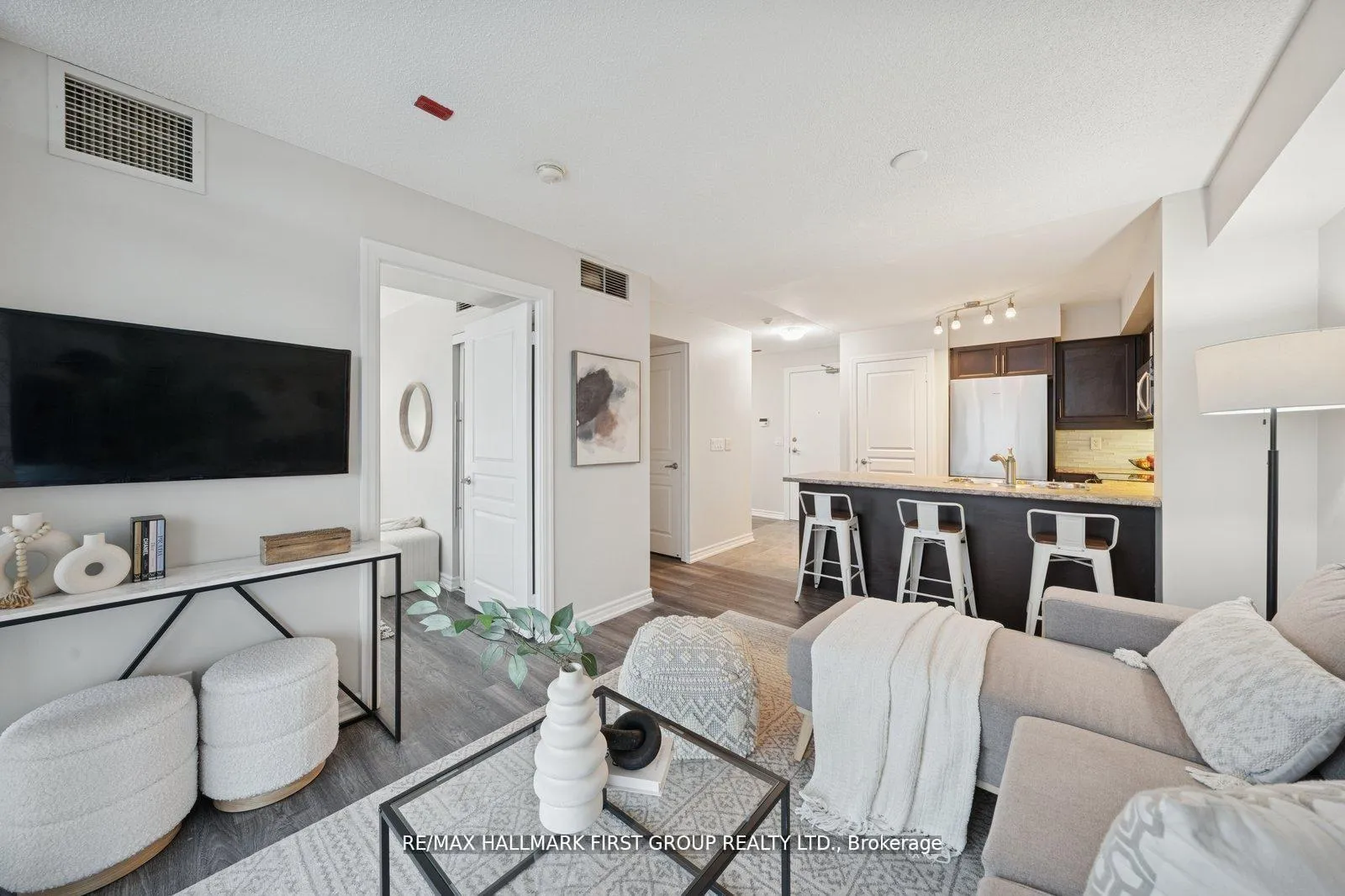 Photo 9 of Unit 406, 1600 Charles Street, Whitby, Port Whitby — HOMEH