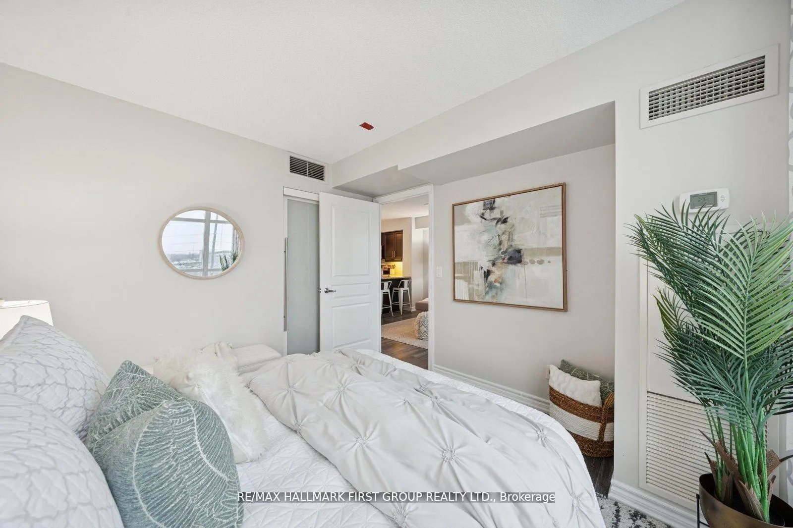 Photo 16 of Unit 406, 1600 Charles Street, Whitby, Port Whitby — HOMEH