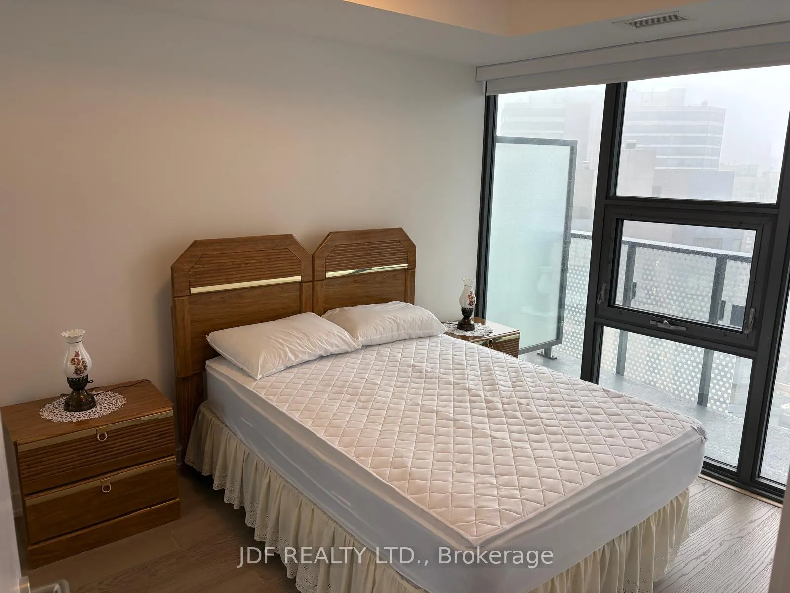 Photo 7 of Unit 2709, 11 Wellesley Street W, Toronto, Bay Street Corridor — HOMEH