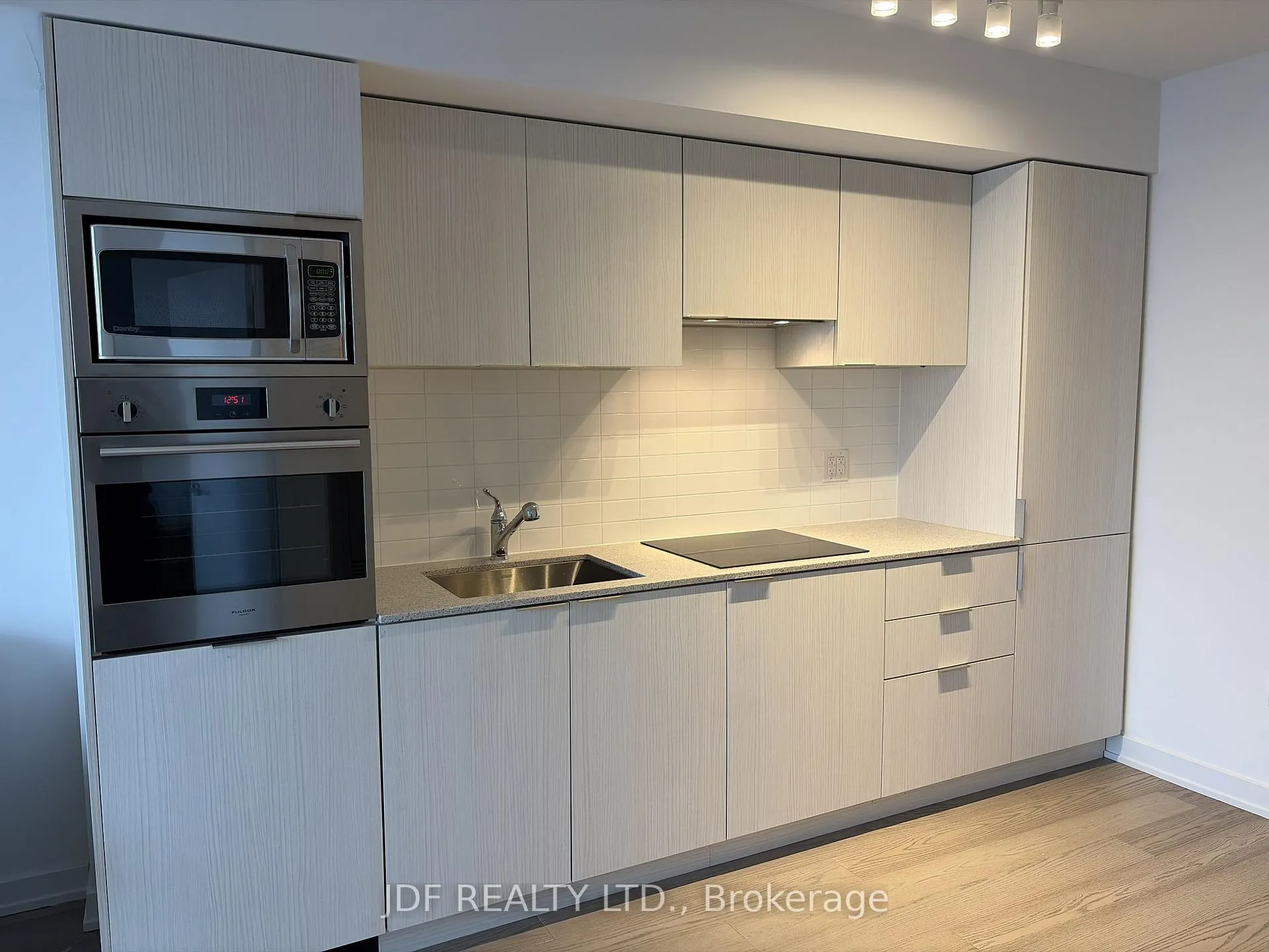 Photo 10 of Unit 2709, 11 Wellesley Street W, Toronto, Bay Street Corridor — HOMEH
