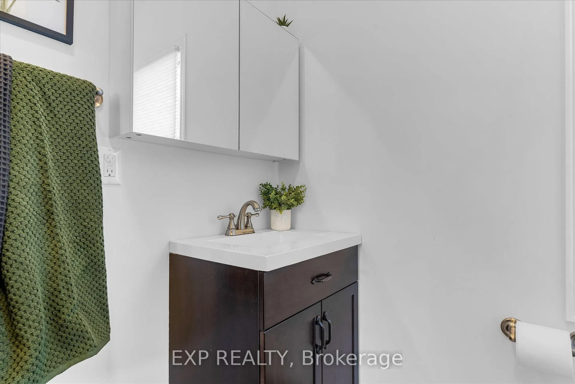 Photo 16 of 21 East 21st Street, Hamilton, Eastmount — HOMEH