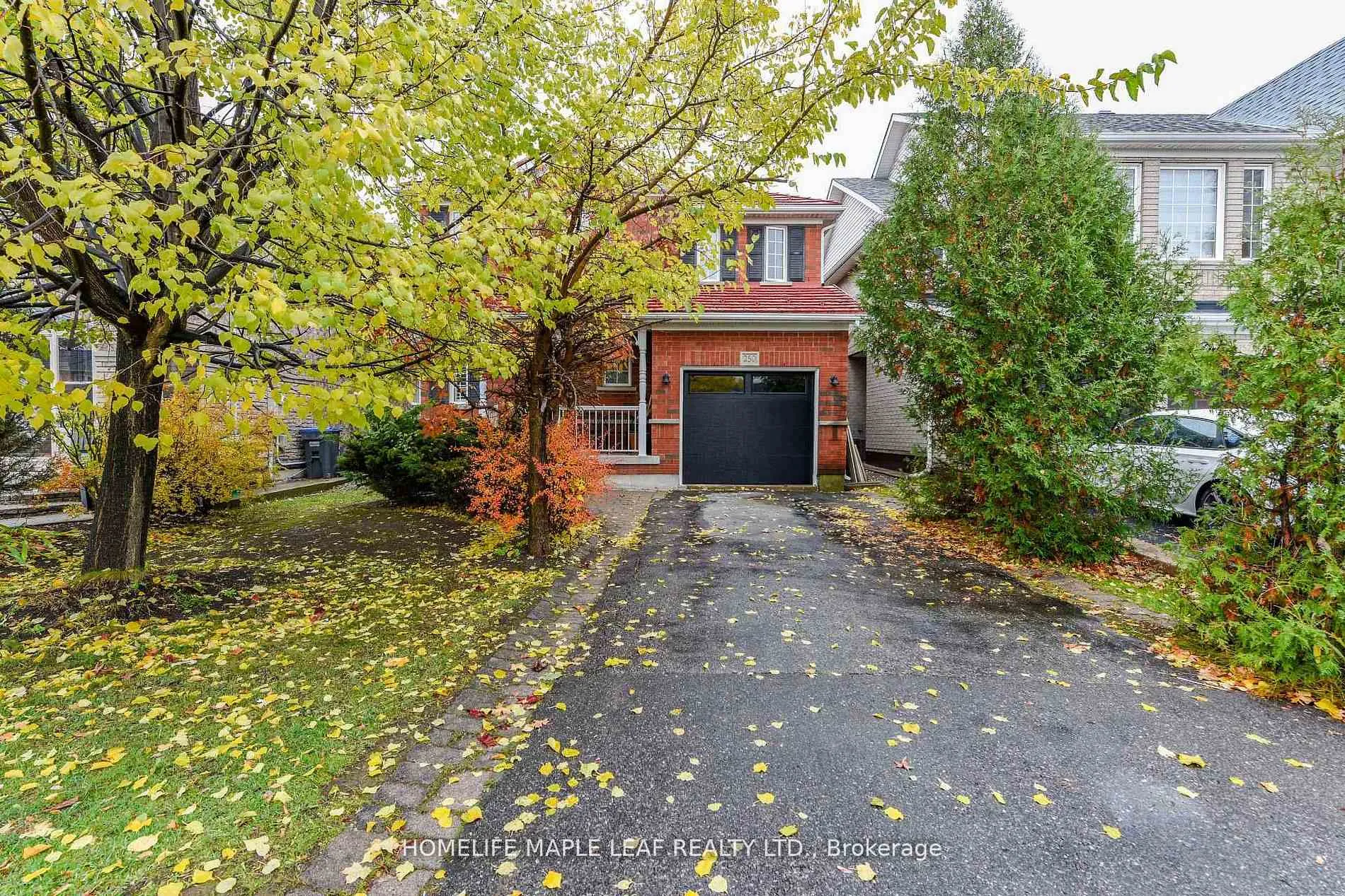 Photo 2 of 250 Brisdale Drive, Brampton, Fletcher's Meadow — HOMEH