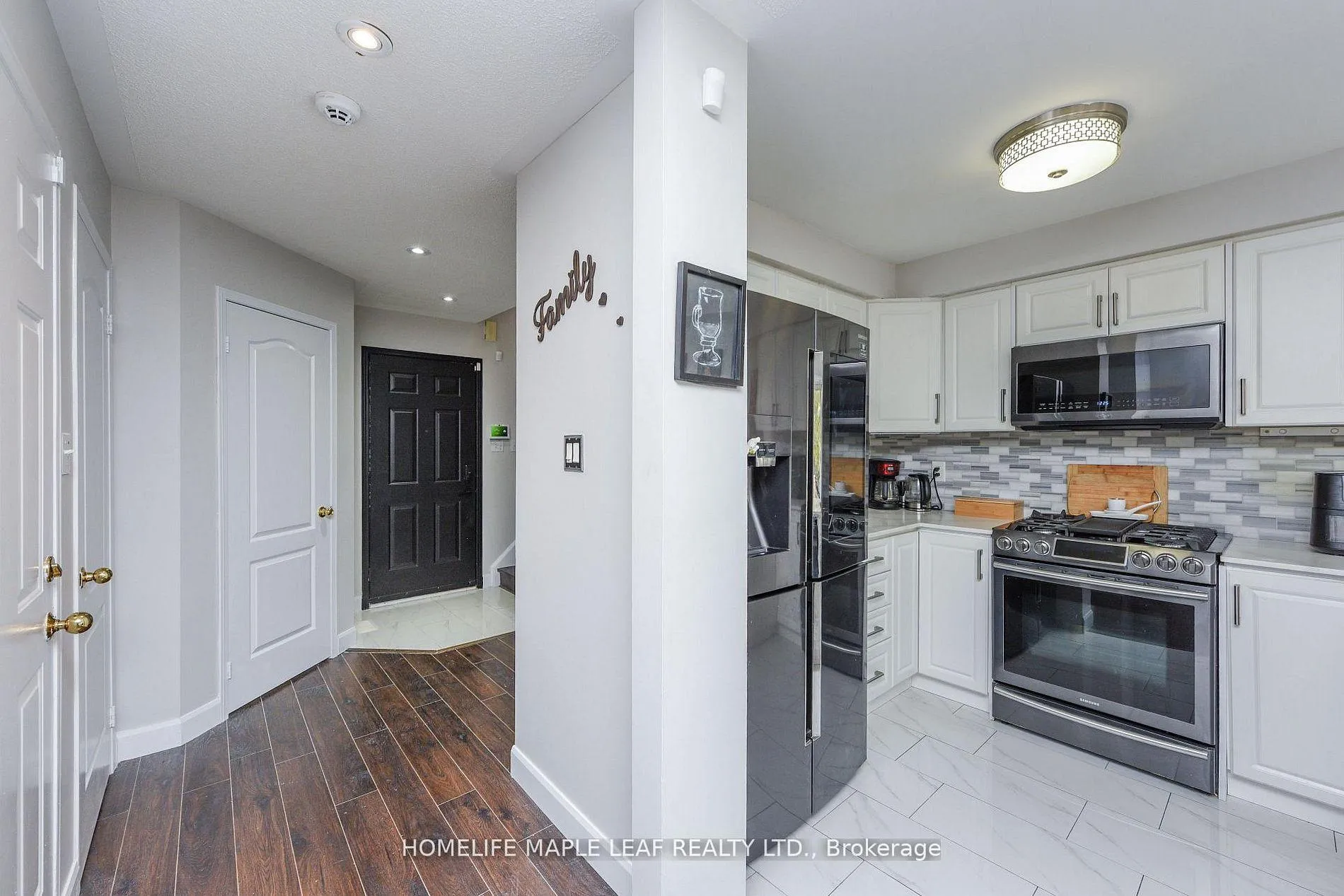 Photo 13 of 250 Brisdale Drive, Brampton, Fletcher's Meadow — HOMEH