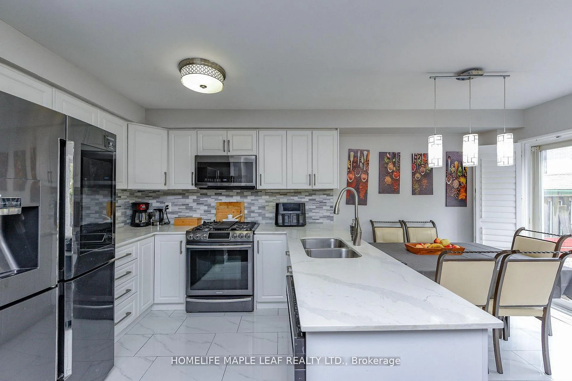 Photo 15 of 250 Brisdale Drive, Brampton, Fletcher's Meadow — HOMEH