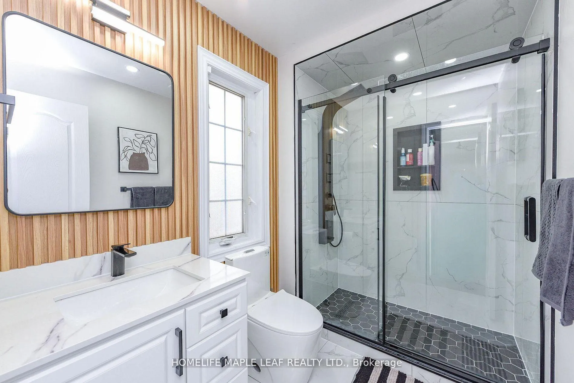 Photo 25 of 250 Brisdale Drive, Brampton, Fletcher's Meadow — HOMEH