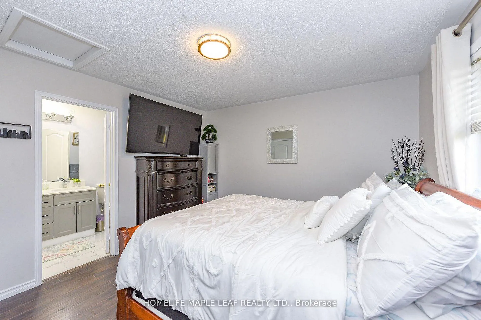 Photo 27 of 250 Brisdale Drive, Brampton, Fletcher's Meadow — HOMEH