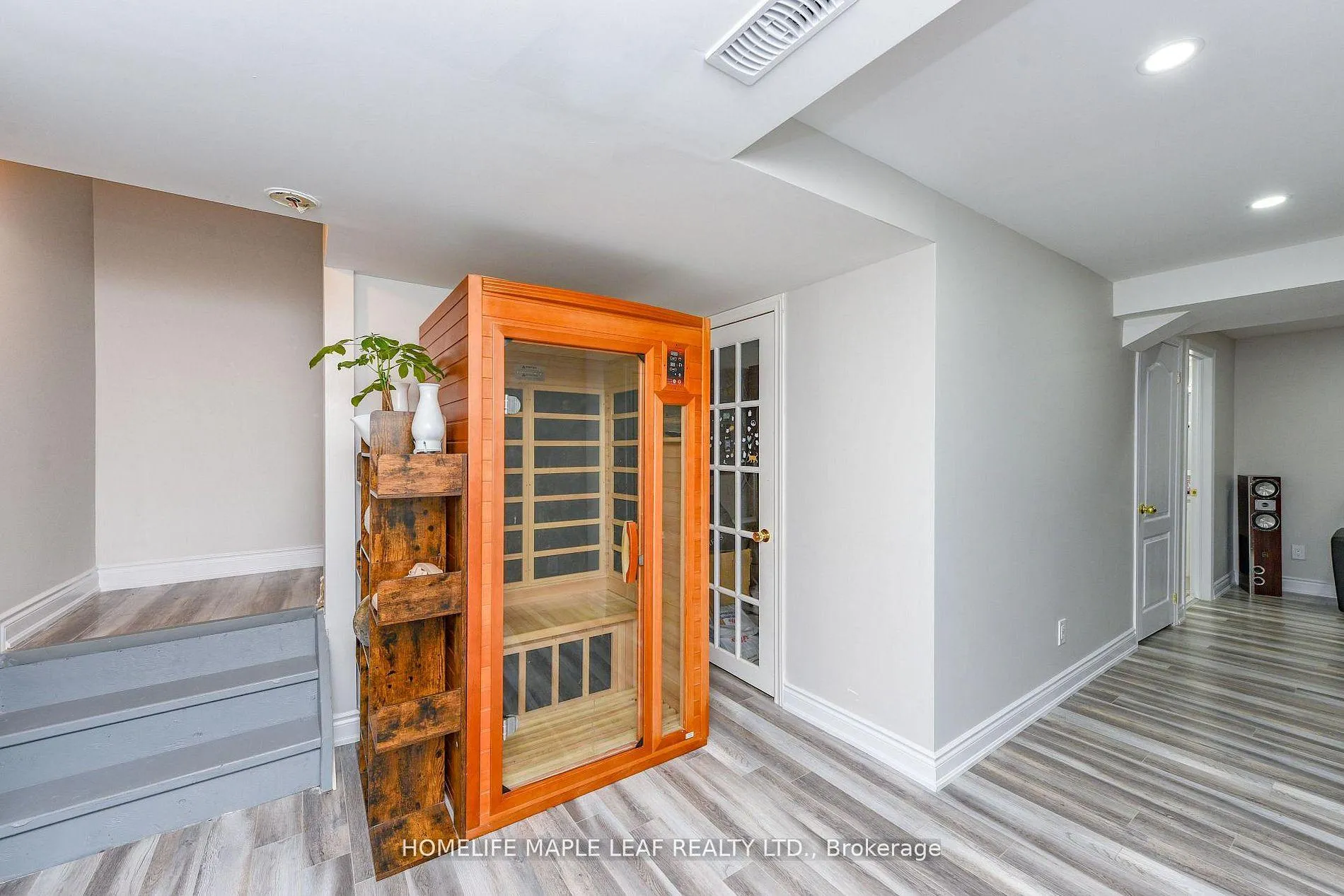 Photo 32 of 250 Brisdale Drive, Brampton, Fletcher's Meadow — HOMEH