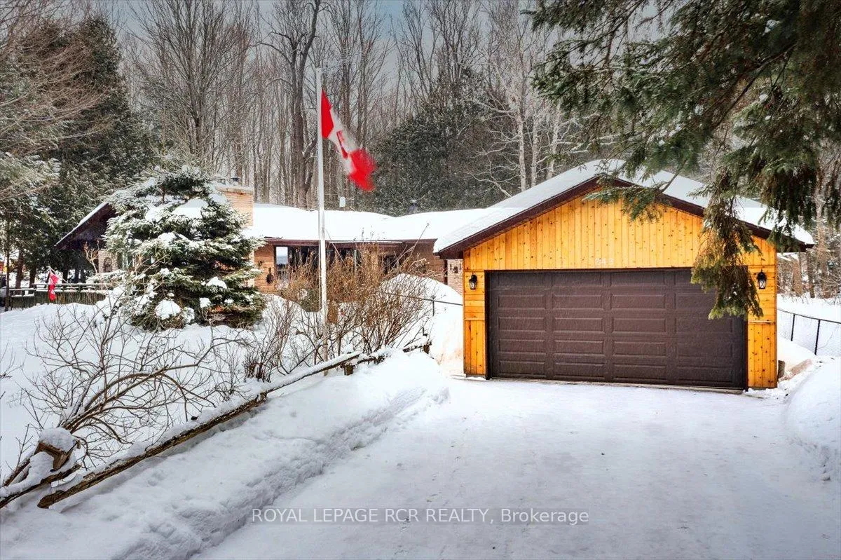 Photo 2 of 243 Ashworth Road, Uxbridge, Rural Uxbridge — HOMEH