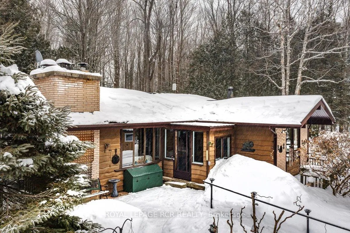 Photo 4 of 243 Ashworth Road, Uxbridge, Rural Uxbridge — HOMEH