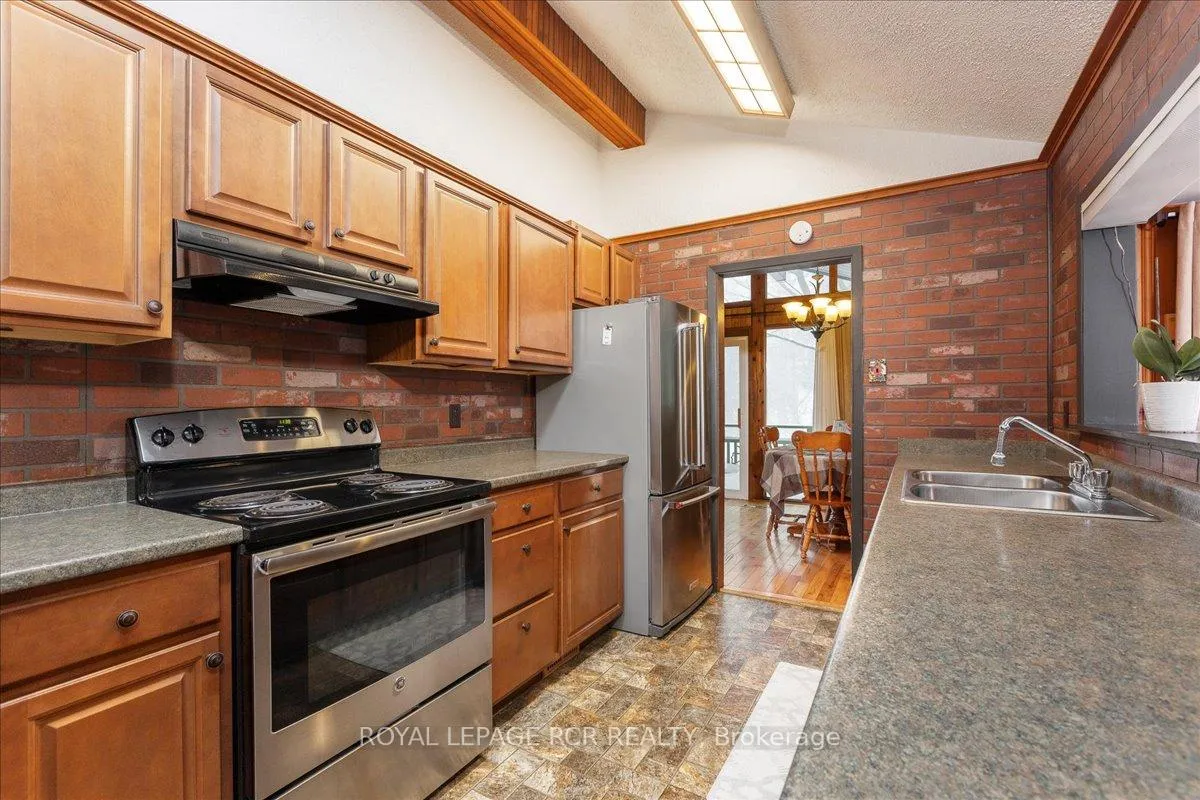 Photo 12 of 243 Ashworth Road, Uxbridge, Rural Uxbridge — HOMEH