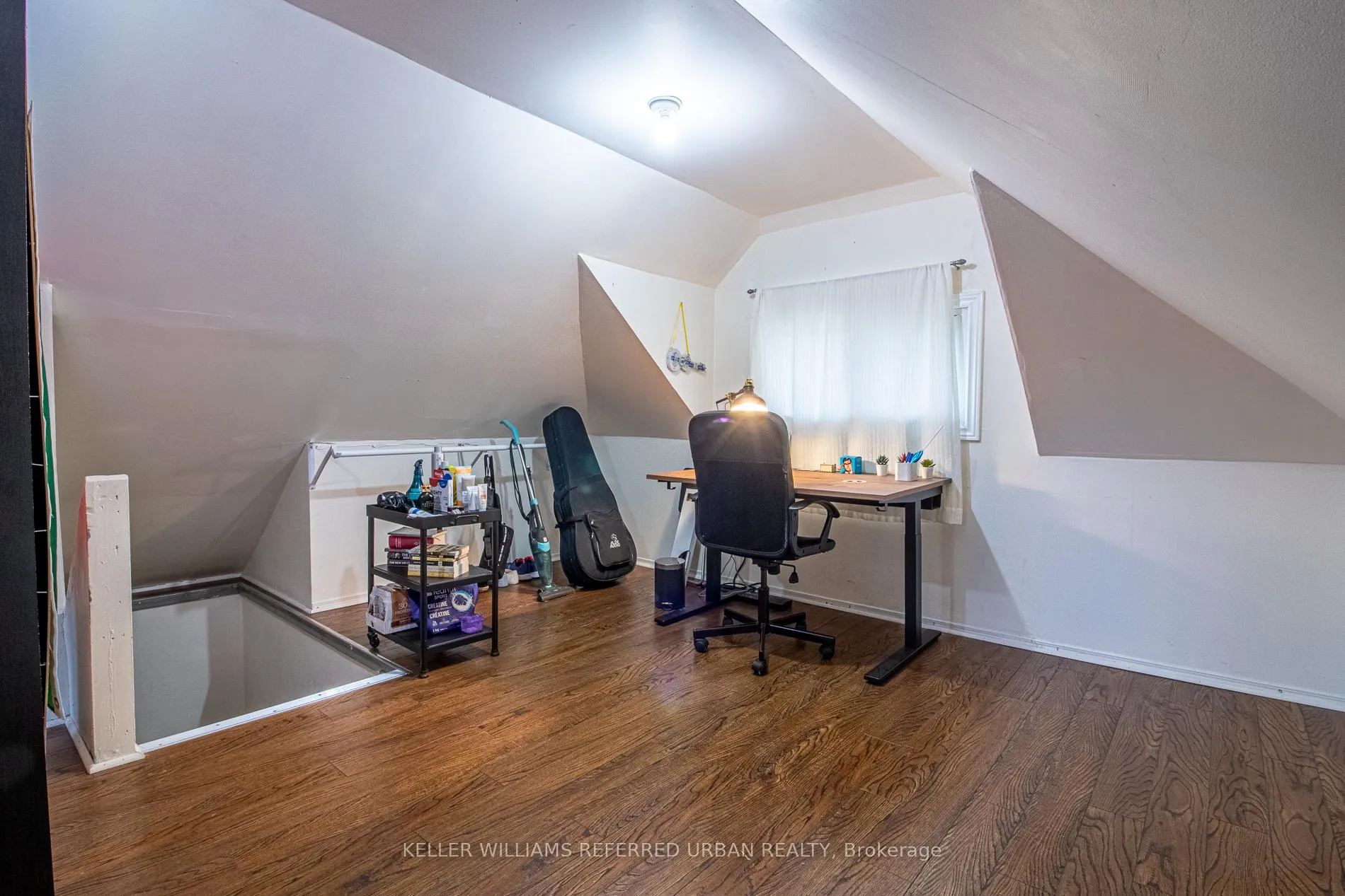 Photo 18 of 36 Haddon Avenue N, Hamilton, Westdale — HOMEH