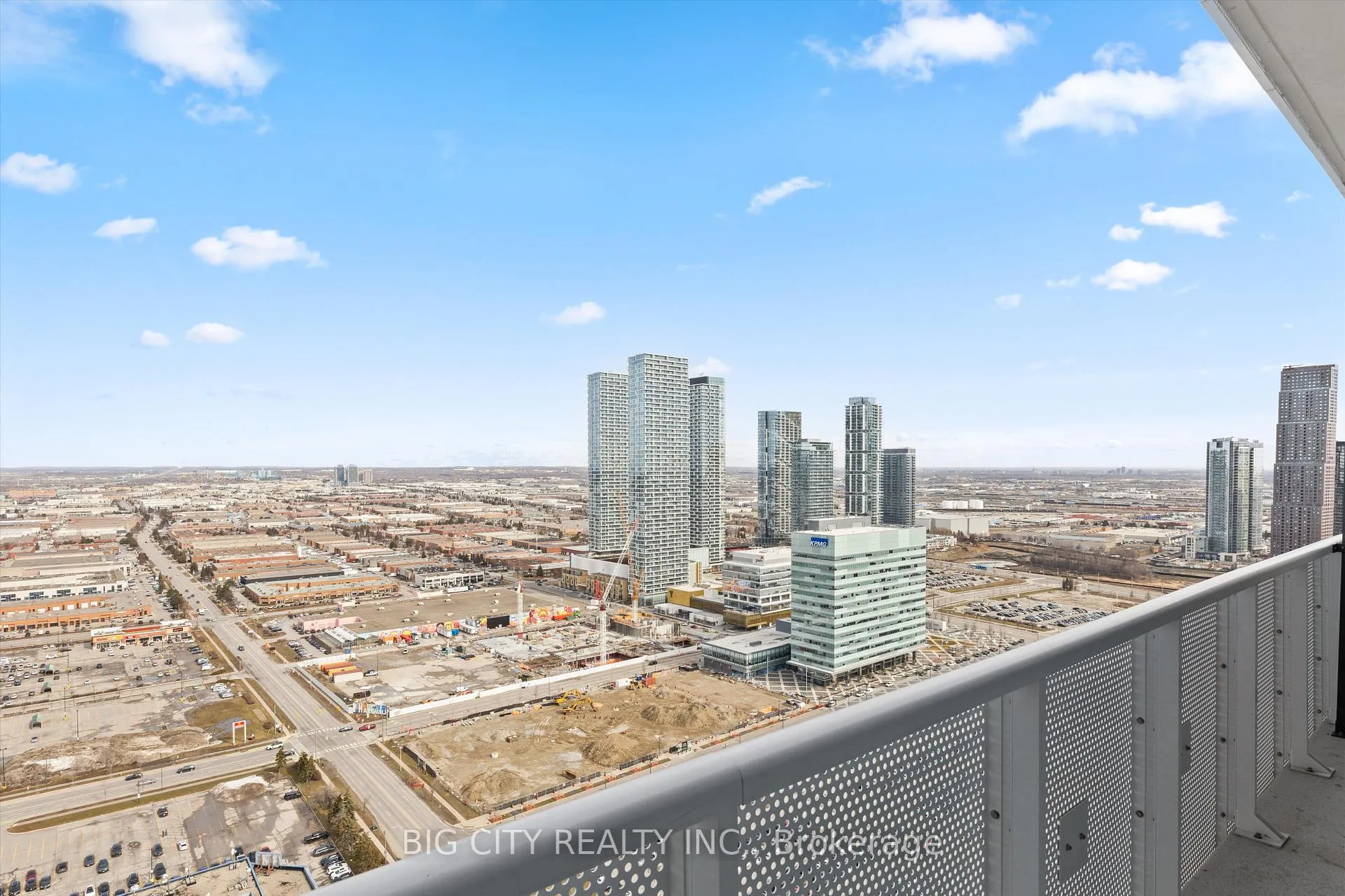 Photo 1 of Unit 3702, 8 Interchange Way, Vaughan, Vaughan Corporate Centre — HOMEH