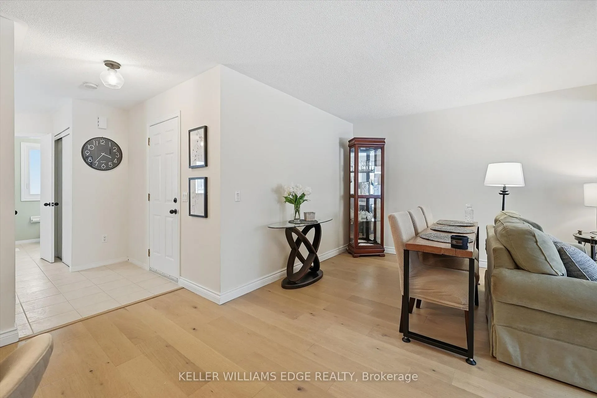 Photo 5 of 38 Grindstone Way, Hamilton, Waterdown — HOMEH
