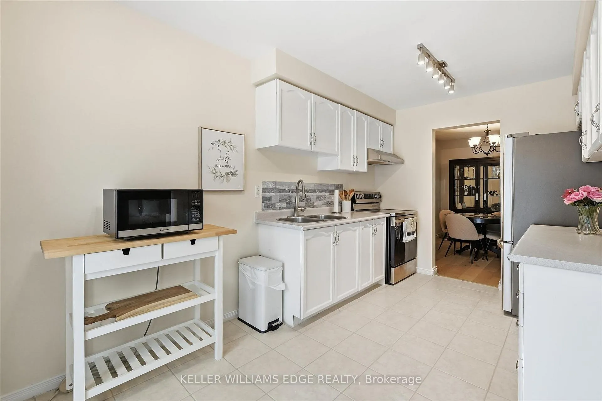 Photo 12 of 38 Grindstone Way, Hamilton, Waterdown — HOMEH