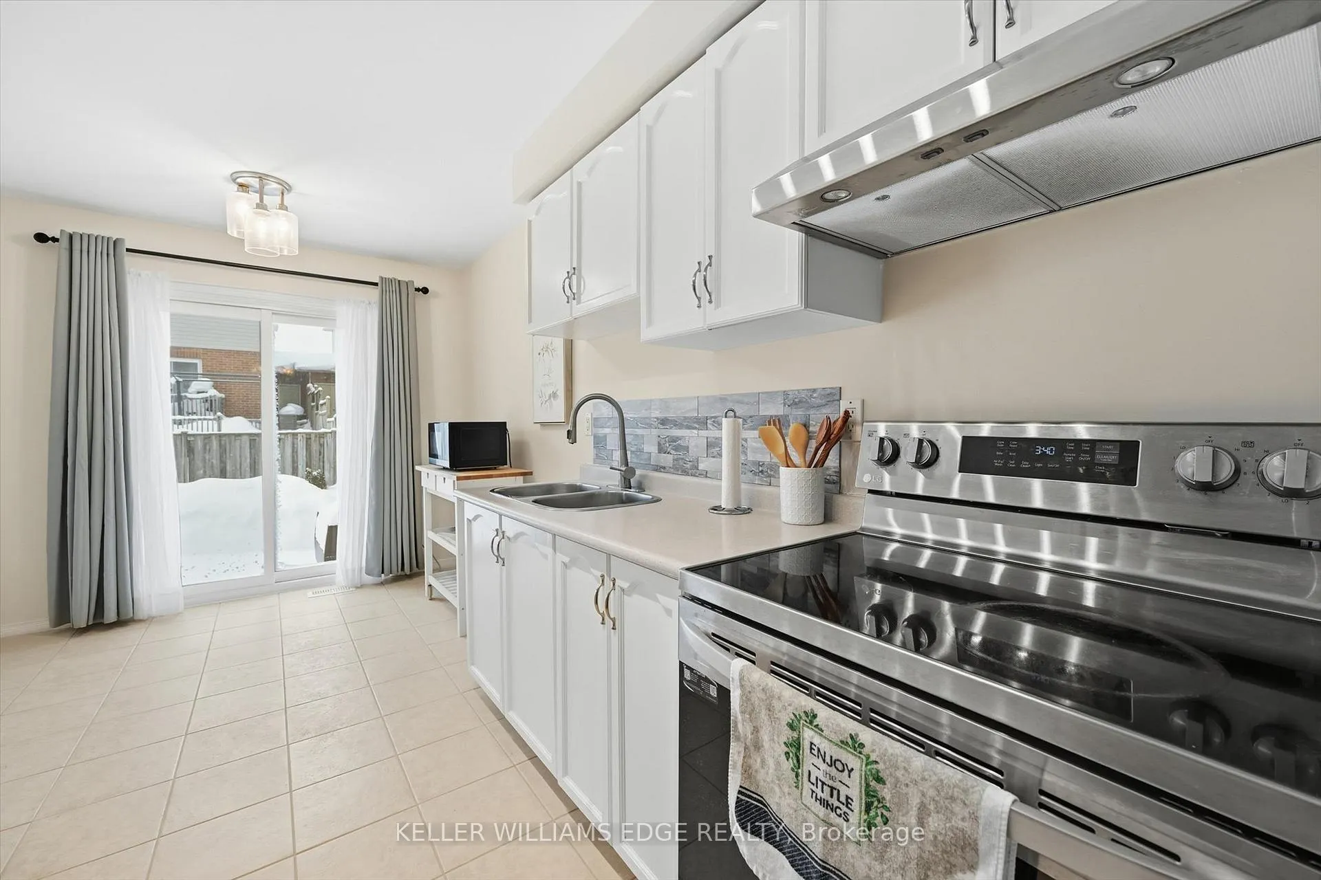 Photo 16 of 38 Grindstone Way, Hamilton, Waterdown — HOMEH