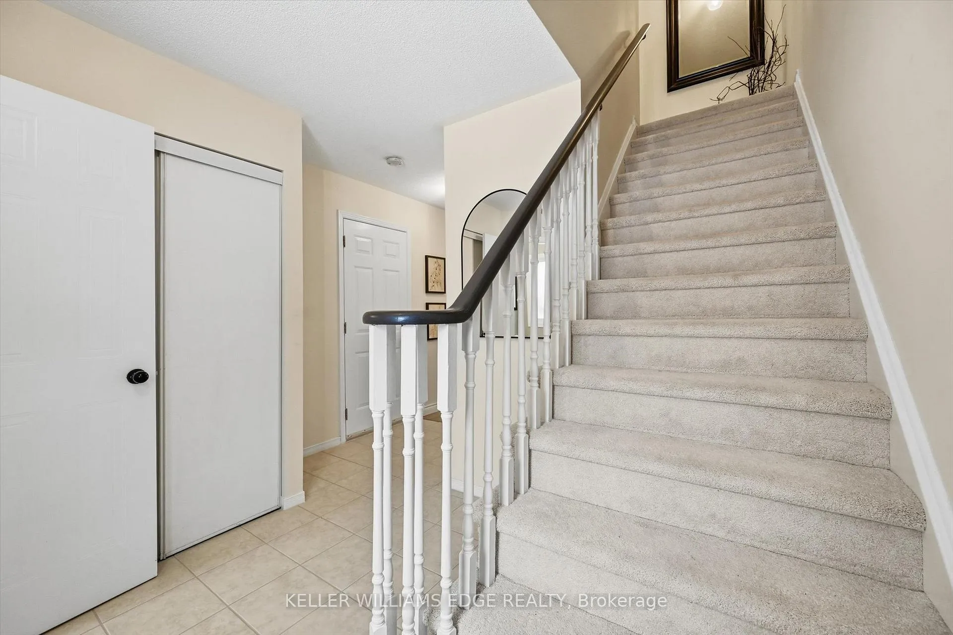 Photo 18 of 38 Grindstone Way, Hamilton, Waterdown — HOMEH