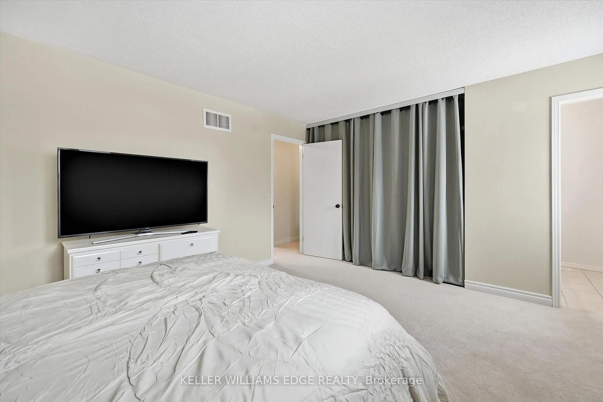 Photo 21 of 38 Grindstone Way, Hamilton, Waterdown — HOMEH