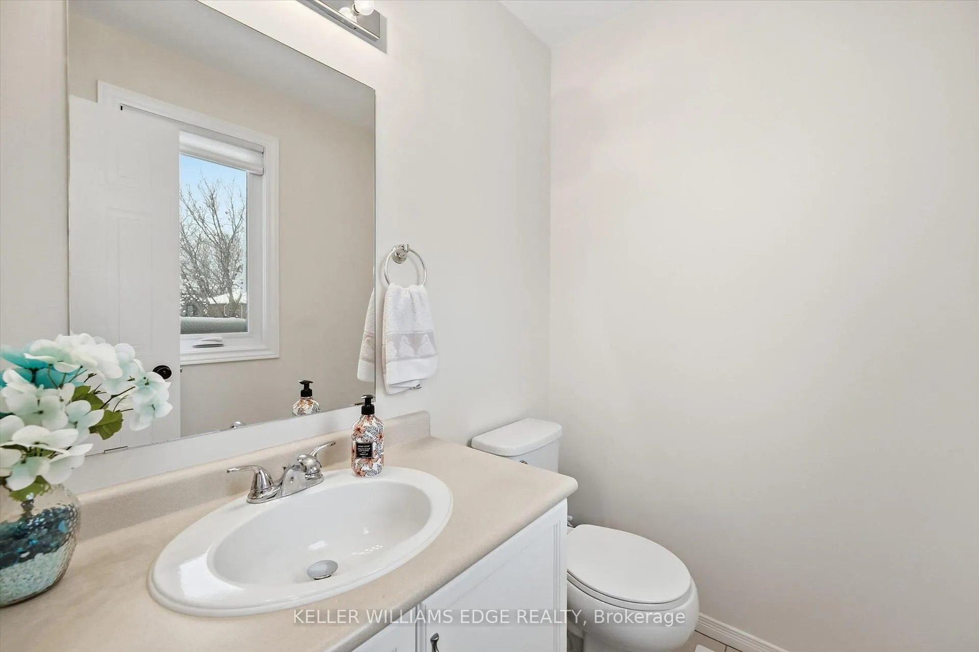 Photo 22 of 38 Grindstone Way, Hamilton, Waterdown — HOMEH