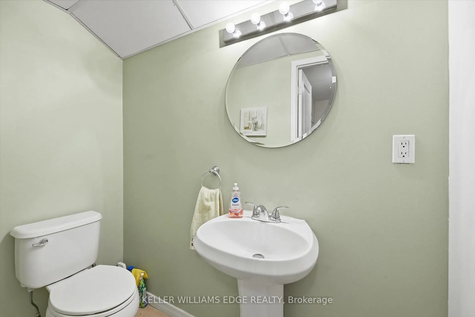 Photo 29 of 38 Grindstone Way, Hamilton, Waterdown — HOMEH