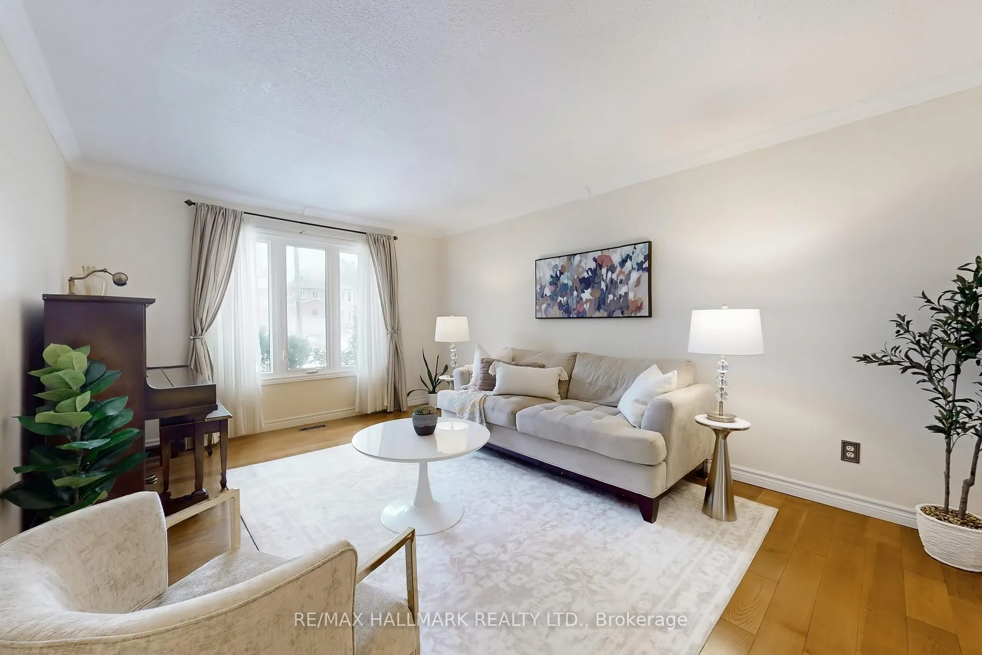 Photo 4 of 45 Larkin Avenue, Markham, Markham Village — HOMEH