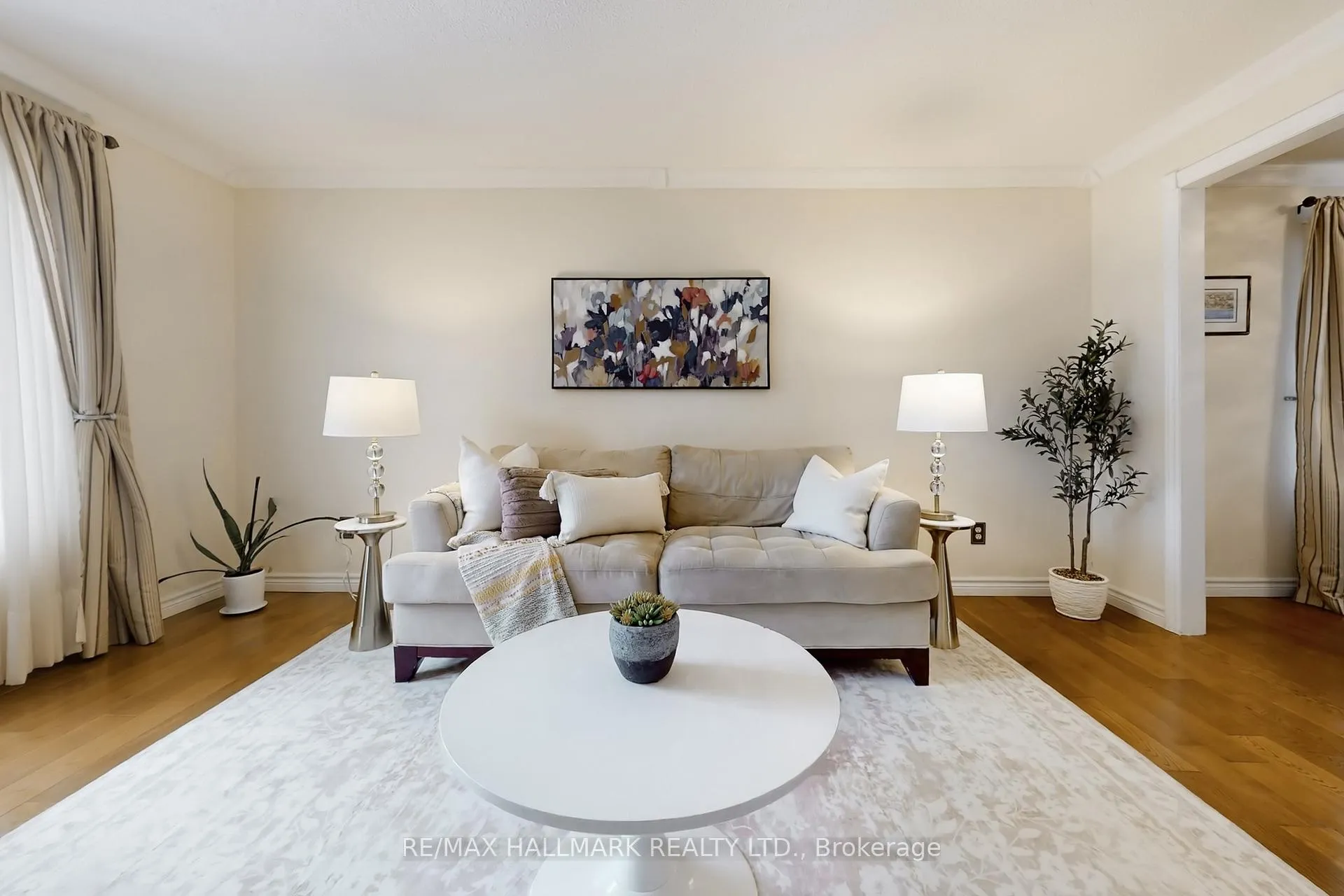 Photo 5 of 45 Larkin Avenue, Markham, Markham Village — HOMEH