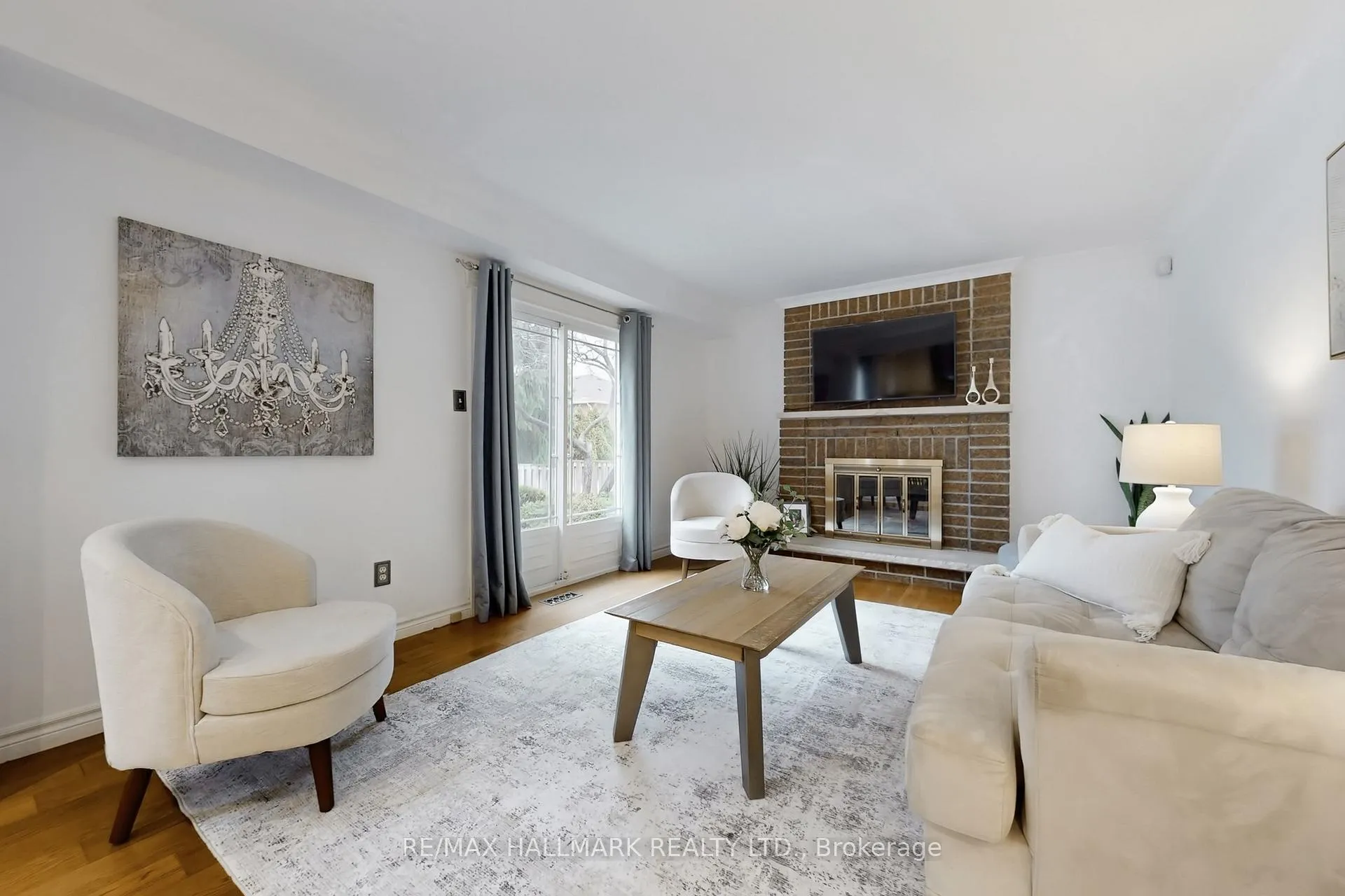 Photo 9 of 45 Larkin Avenue, Markham, Markham Village — HOMEH