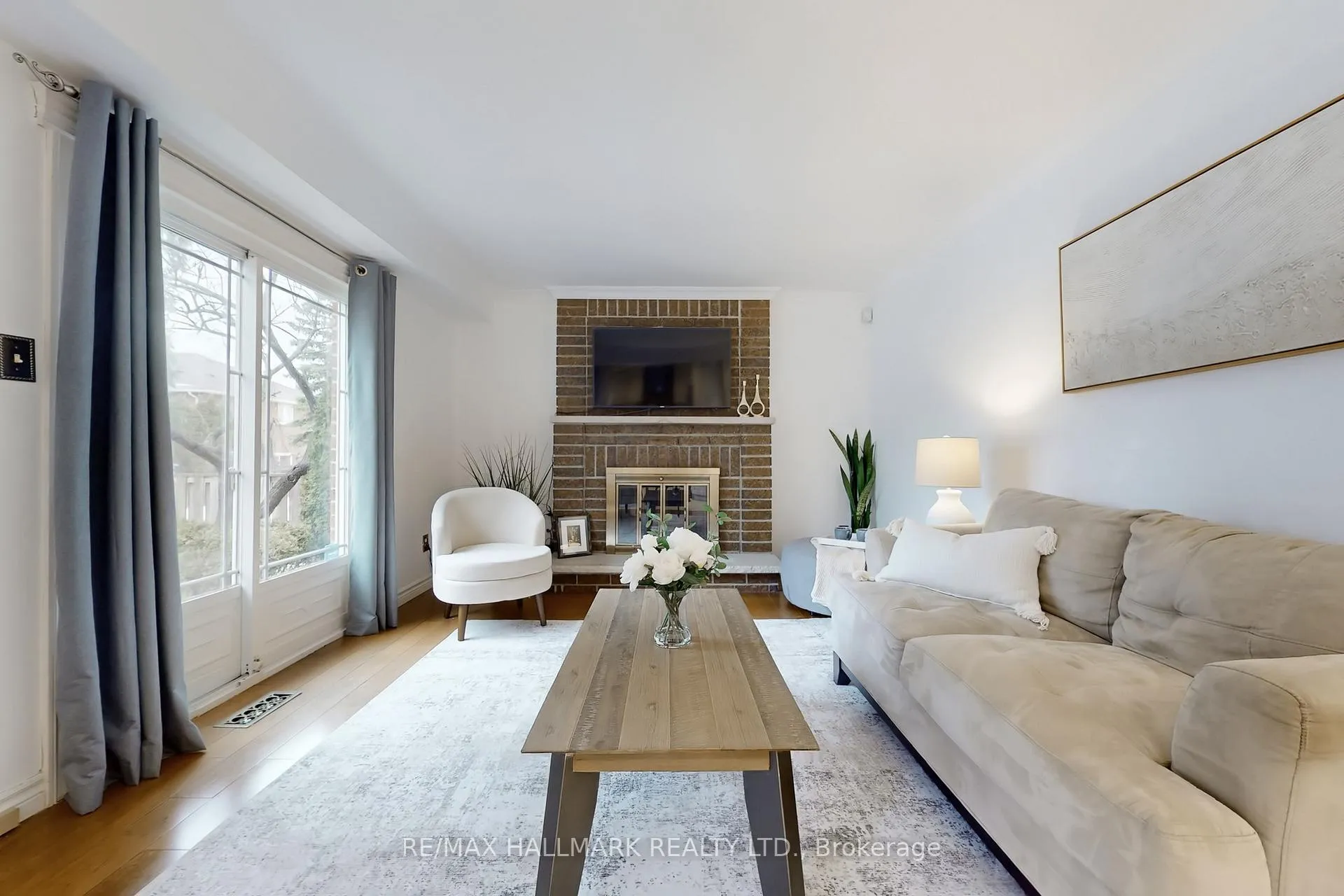 Photo 10 of 45 Larkin Avenue, Markham, Markham Village — HOMEH