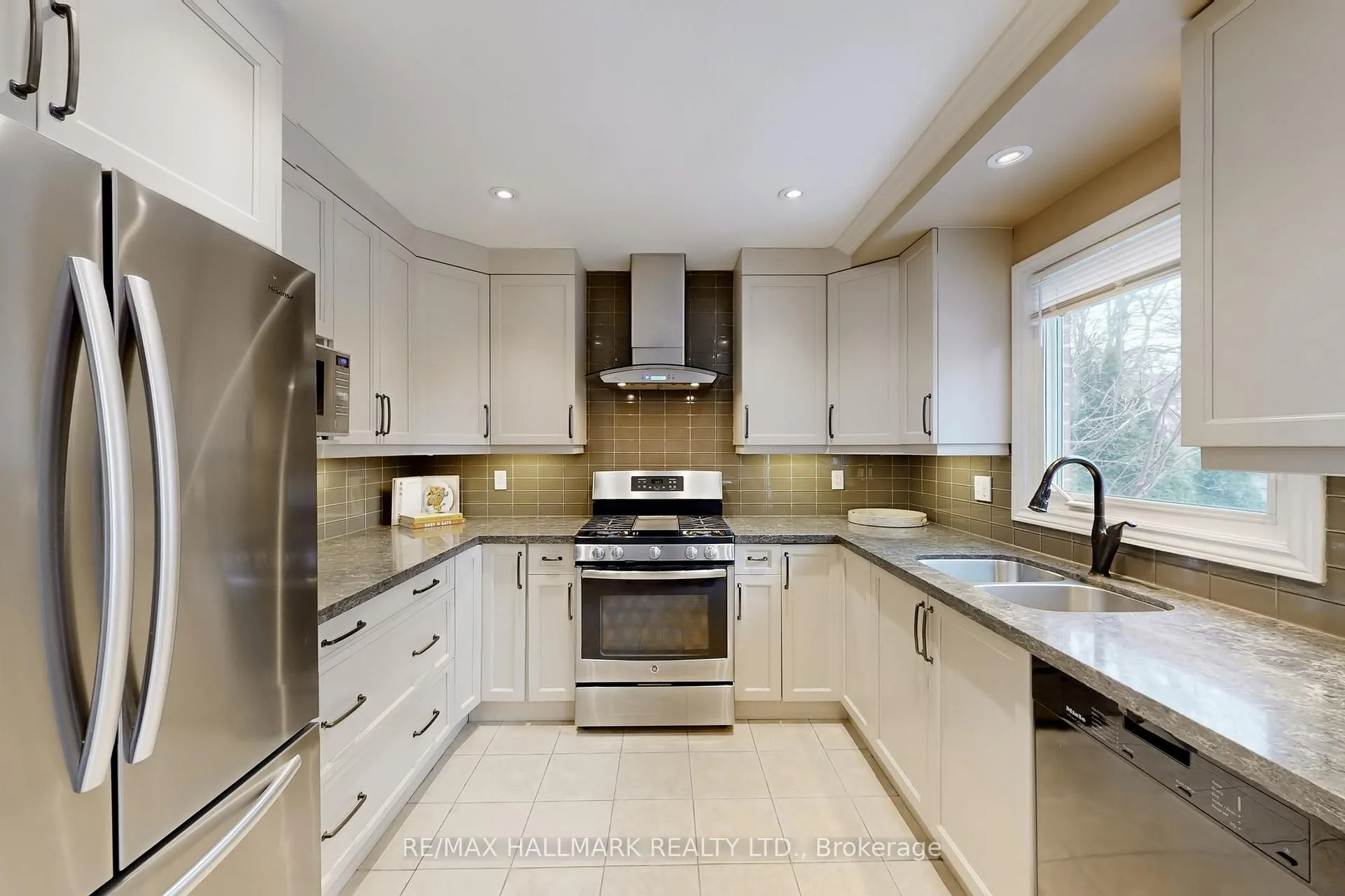 Photo 14 of 45 Larkin Avenue, Markham, Markham Village — HOMEH