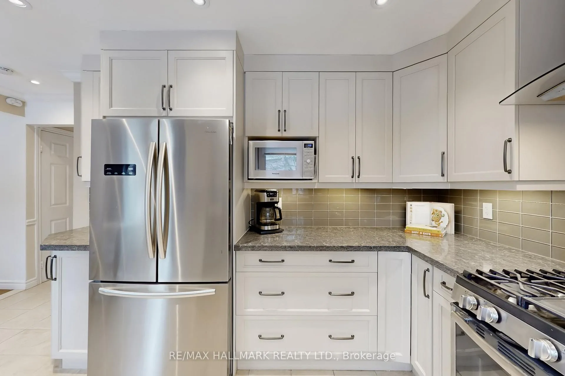 Photo 17 of 45 Larkin Avenue, Markham, Markham Village — HOMEH