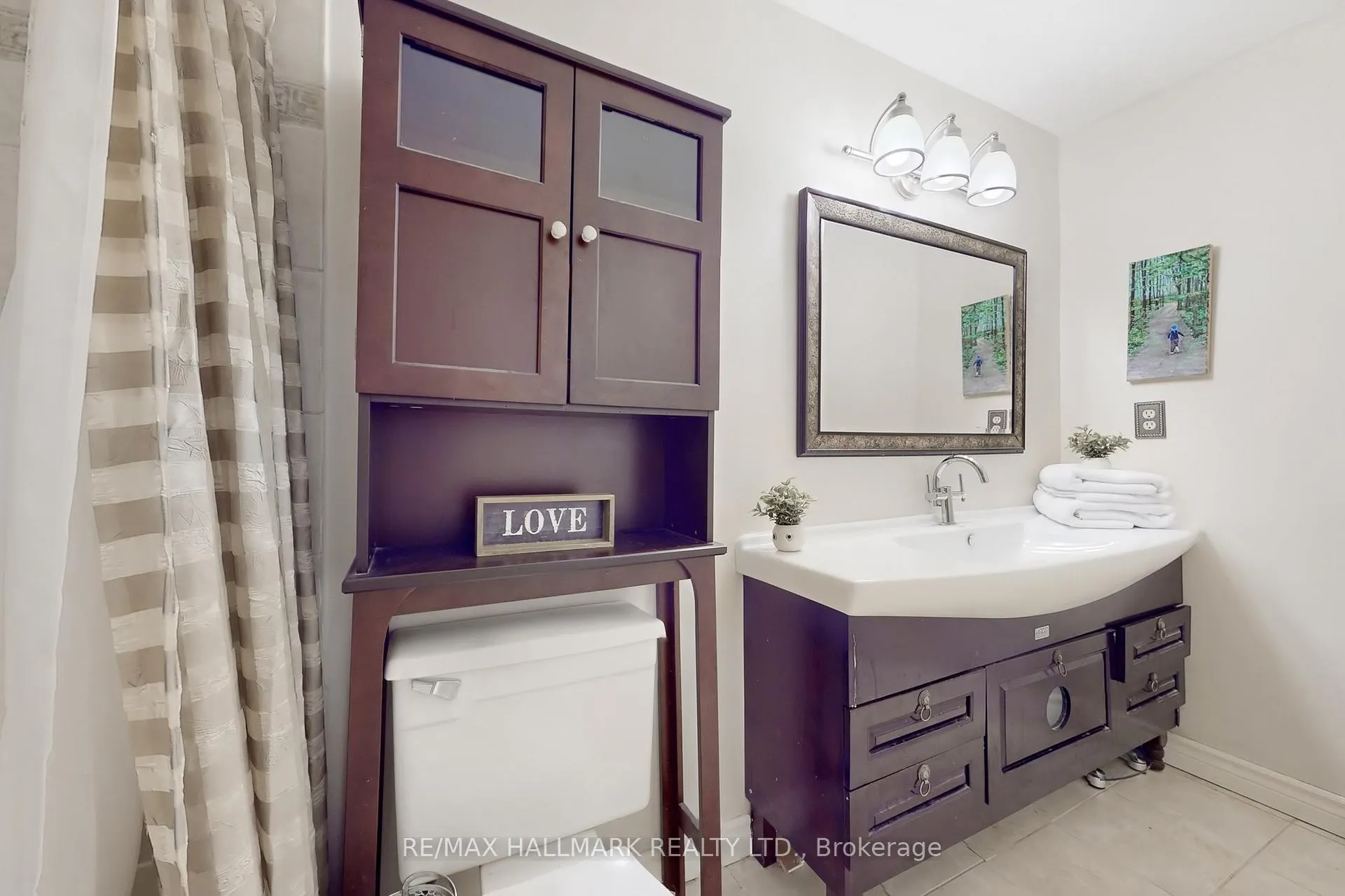 Photo 24 of 45 Larkin Avenue, Markham, Markham Village — HOMEH