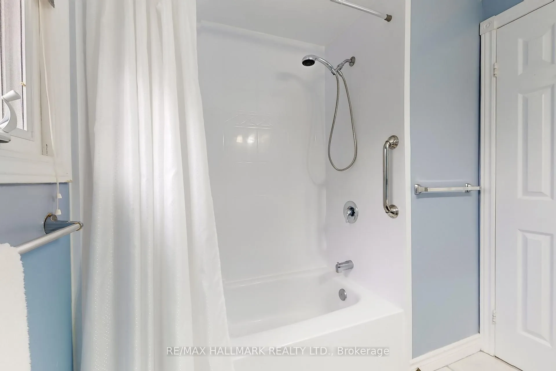 Photo 31 of 45 Larkin Avenue, Markham, Markham Village — HOMEH