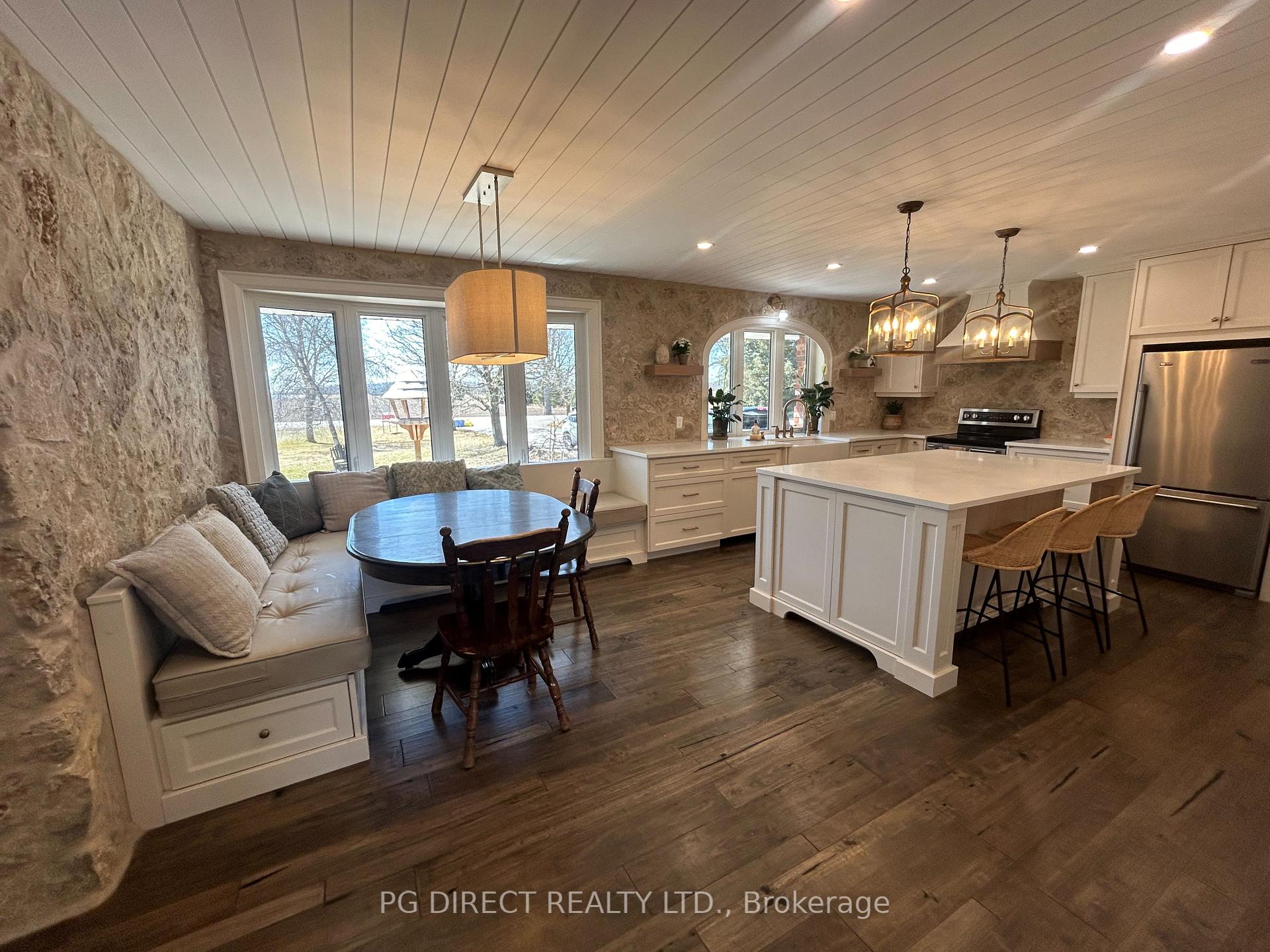 Photo 5 of 7799 Eighth Line, Mapleton, Rural Mapleton — HOMEH