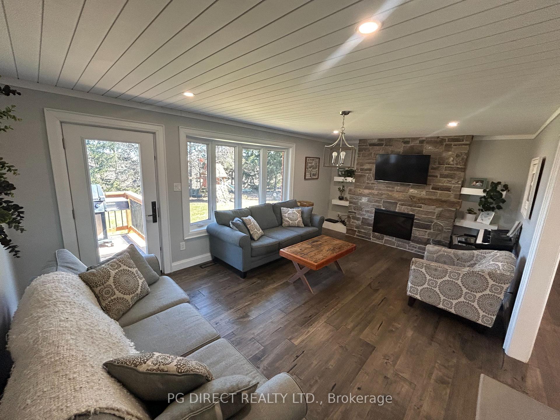 Photo 6 of 7799 Eighth Line, Mapleton, Rural Mapleton — HOMEH