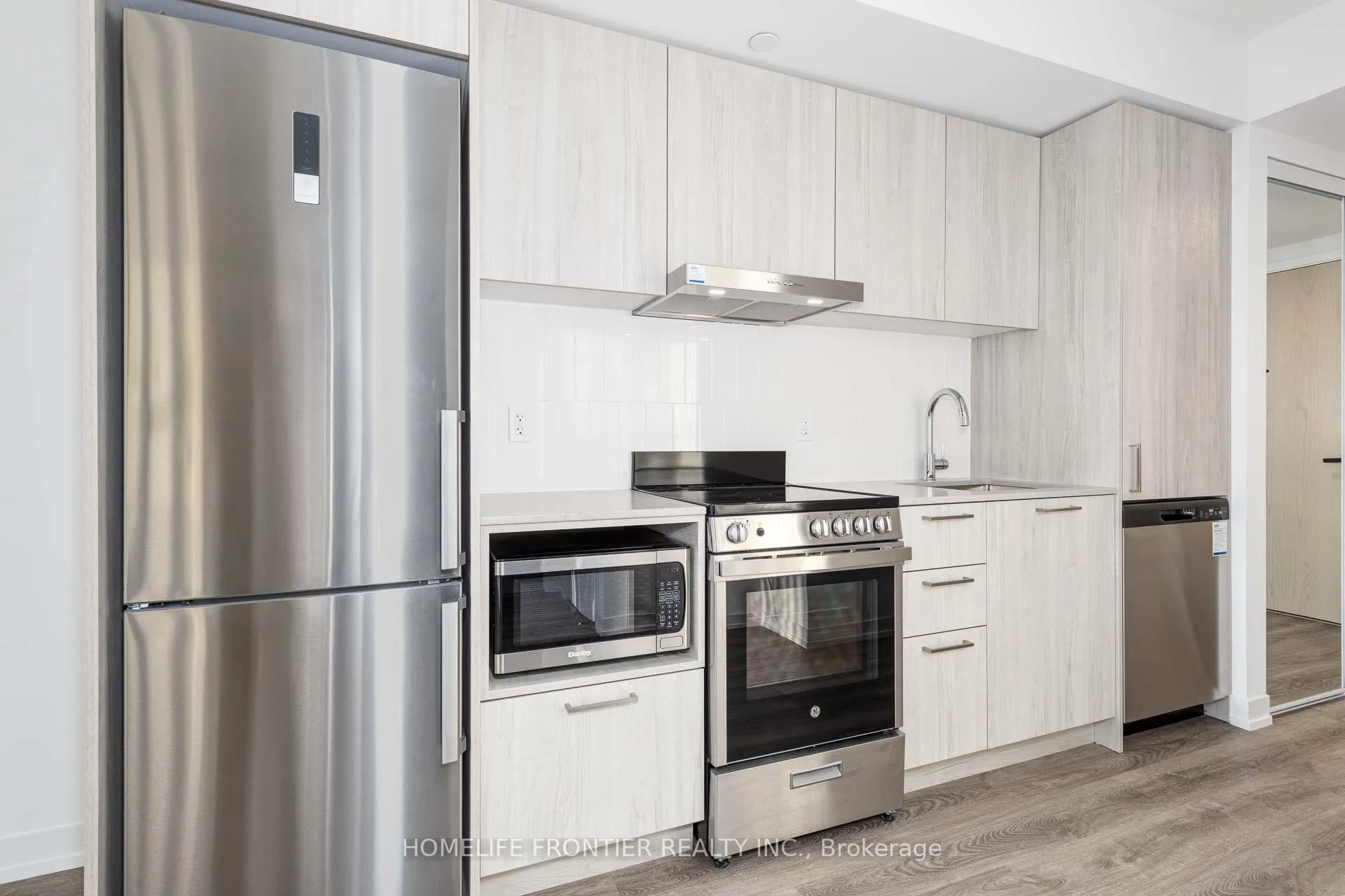 Photo 2 of Unit 3309, 195 Commerce Street, Vaughan, Vaughan Corporate Centre — HOMEH