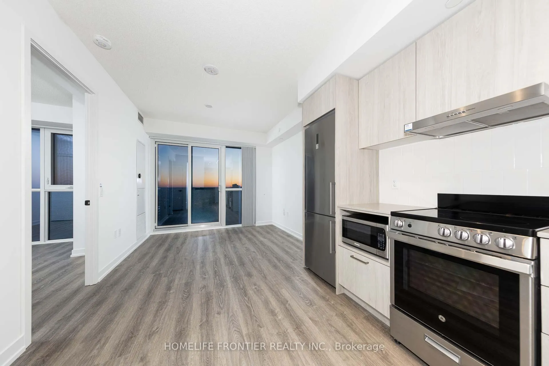 Photo 5 of Unit 3309, 195 Commerce Street, Vaughan, Vaughan Corporate Centre — HOMEH