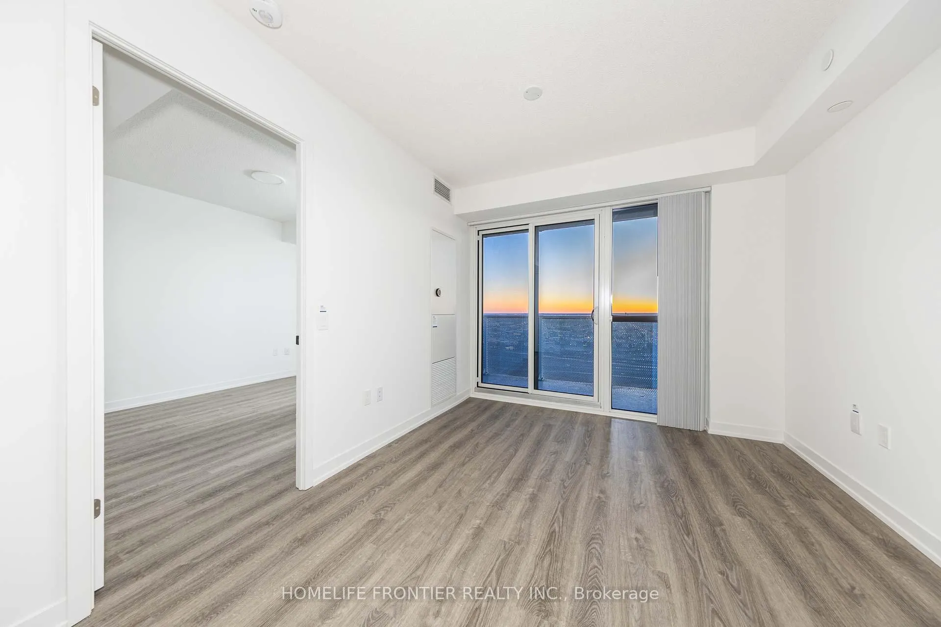 Photo 6 of Unit 3309, 195 Commerce Street, Vaughan, Vaughan Corporate Centre — HOMEH