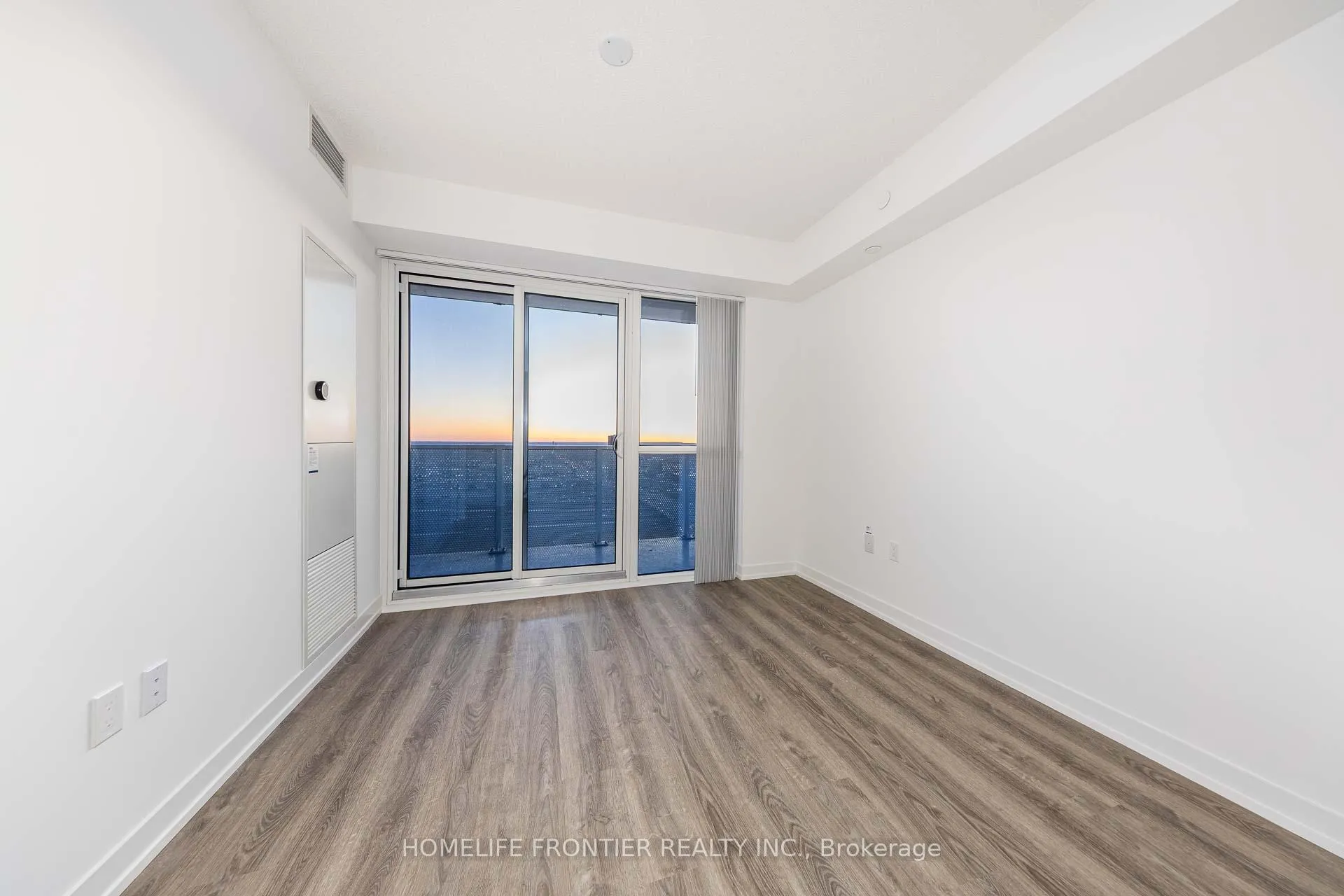 Photo 7 of Unit 3309, 195 Commerce Street, Vaughan, Vaughan Corporate Centre — HOMEH